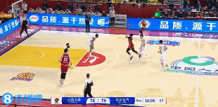 外线开炮！原帅和凯尔相继飙中三分 山西保持微弱领先
